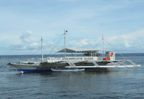 Dauin Dive Cafe outside