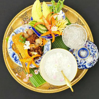 ส้มตำคุณกัญจณ์ food