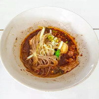 ก๋วยเตี๋ยวเรือป้าเล็ก food