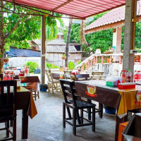 ก๋วยเตี๋ยวเป็ดตุ๋นสารภี inside