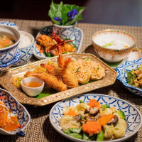 พระยาไดนิ่ง food