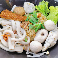 กิมง้วนลูกชิ้นปลา food