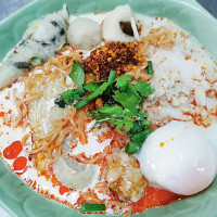 กิมง้วนลูกชิ้นปลา food