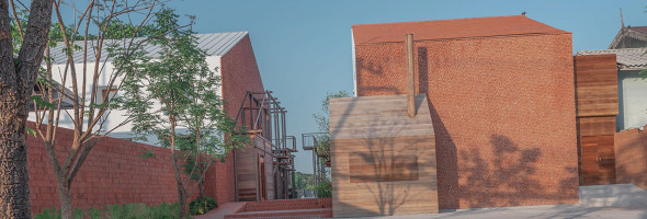 บ้านป้อมเพชร outside