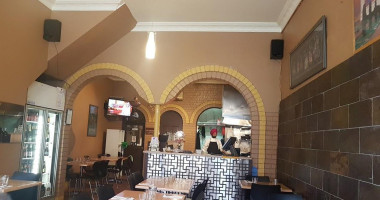 Fitz Curry Cafe inside