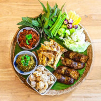 Thai Niyom food
