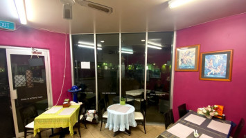 Tj Thai Cafe inside