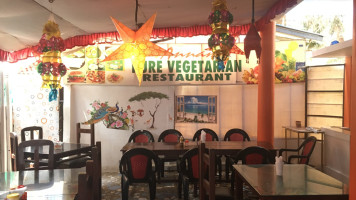 Annam Restaurant inside