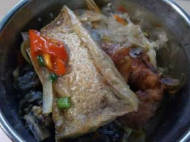 Tiong Bahru Hainanese Boneless Chicken Rice food