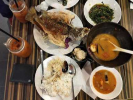 Gin Khao (raffles Place) food