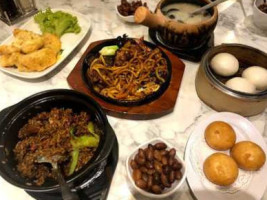 A One Claypot House food