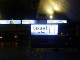 Toast Junction,waterboat House inside