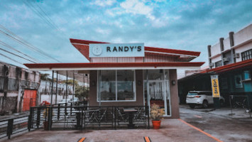 Randy's Kitchen • Cafe outside