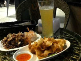 Penguin's Kitchen Thai Jing Jing food