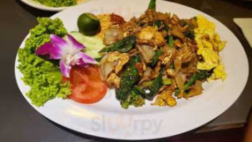 Naowarat Thai Bistro (changi Road) food