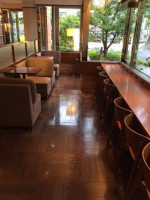 Ueshima Coffee House Ofuna inside