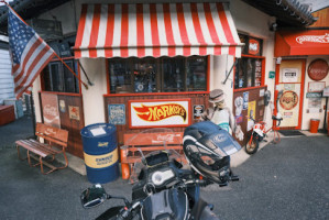 Markeys Motorcycle Cafe outside