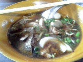 ก๋วยเตี๋ยววัดดงมูลเหล็ก food