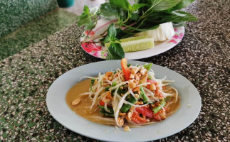 Khao Luang Roast Chicken food