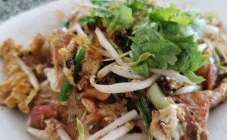 Khao Luang Roast Chicken food