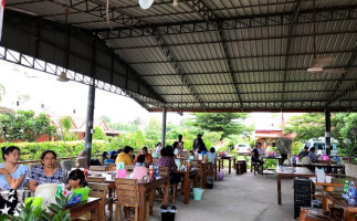 ร้านผัดไทบ้านสกล ก๋วยเตี๋ยว อาหารตามสั่ง ส้มตำ outside