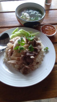 ข้าวมันไก่กองพล food