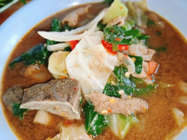 ร้านลาบยโส ลุงวัน เจ้าเก่า ร้านสุดท้ายฝั่งขาเข้ากรุงเทพ food