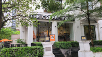 The Coffee House Huyền Quang outside