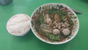 ร้านก๋วยเตี๋ยวเนื้อรสเด็ด ท่านคร food