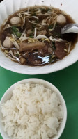 ร้านก๋วยเตี๋ยวเนื้อรสเด็ด ท่านคร food