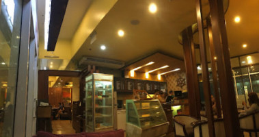Cafe Amoree inside