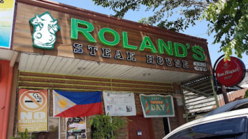 Roland's Steak House outside