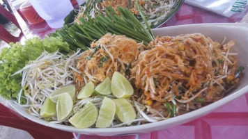 ผัดไทยฮิมโก้ง food