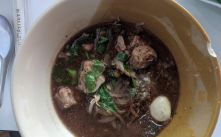 ร้านก๋วยเตี๋ยวเรือสามพราน food