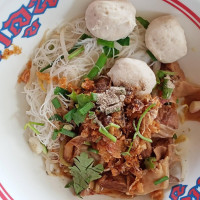 ป้าคำก๋วยเตี๋ยวหมูตุ๋น food