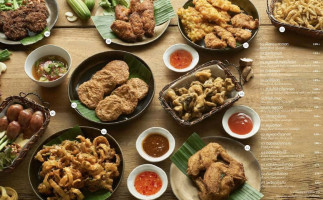 Baan Somtum Phranangklao food