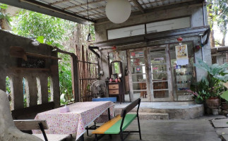 ร้านอาหารบ้านสวนหนองแค inside