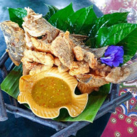 Nai Mueang food