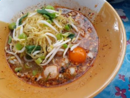 ก๋วยเตี๋ยวเรือแม่น้ำโขงยกซด food