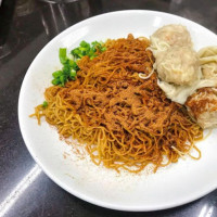 Lok Kei Noodles food