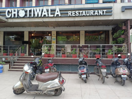 Shree Chotiwala Restaurant inside