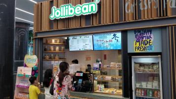 Jollibean Shaw House food