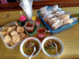 Soto Seger Gobyos Ayam Dan Babat food