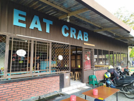 Eat Crab Gentan Purbayan inside