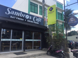 Sambros Cafe inside