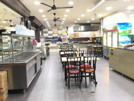 Al Falah Corner inside