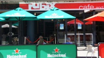 Rubix Bar Cafe outside