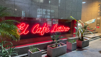エル カフェ ラティーノ/el Café Latino outside