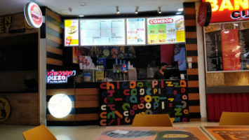 Chicago Pizza Noida inside