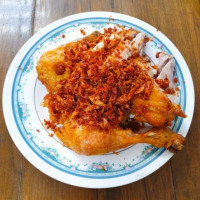 Polo Fried Chicken (soi Polo) food